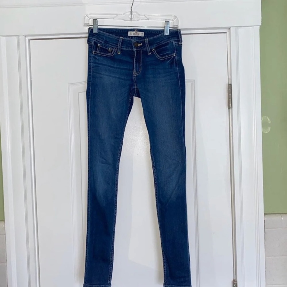 COPY - Hollister regular rise medium wash jeans